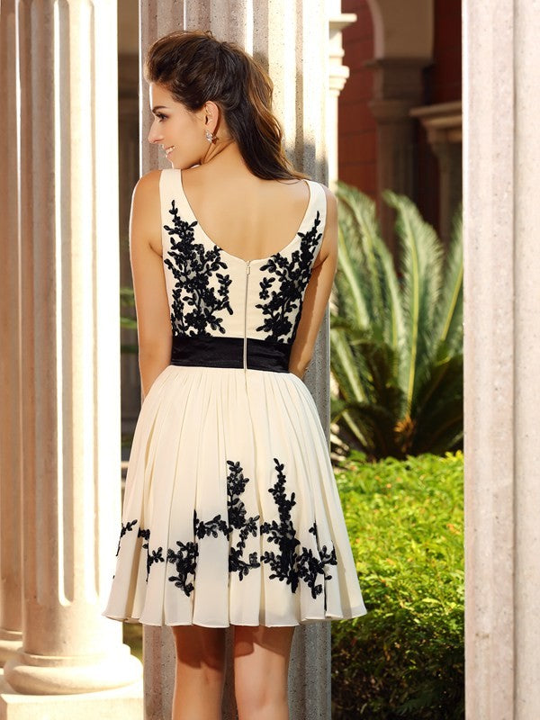 Wholesale A-Line/Princess Square Applique Sleeveless Short Chiffon Cocktail Dresses